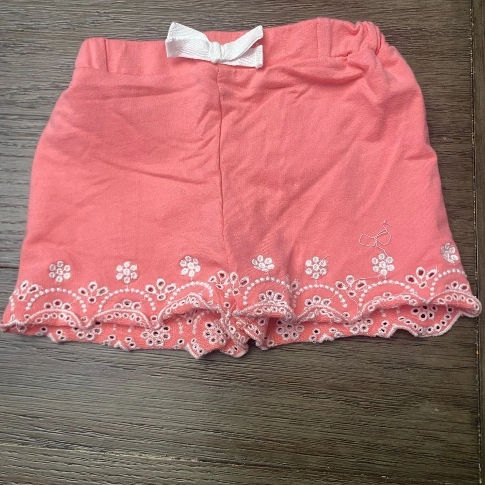 Max Studio kids girls size 2T top and bottom set shirt and shorts